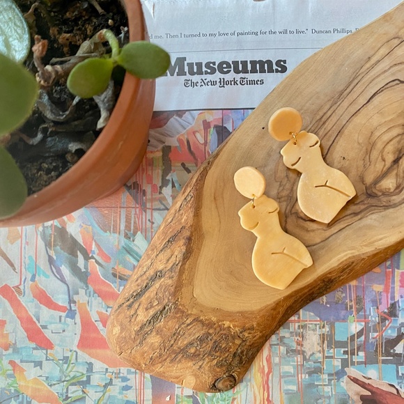 Handmade Clay Earrings | Forms of a Woman Silhouette | Gold/Translucent Blend - Picture 4 of 11